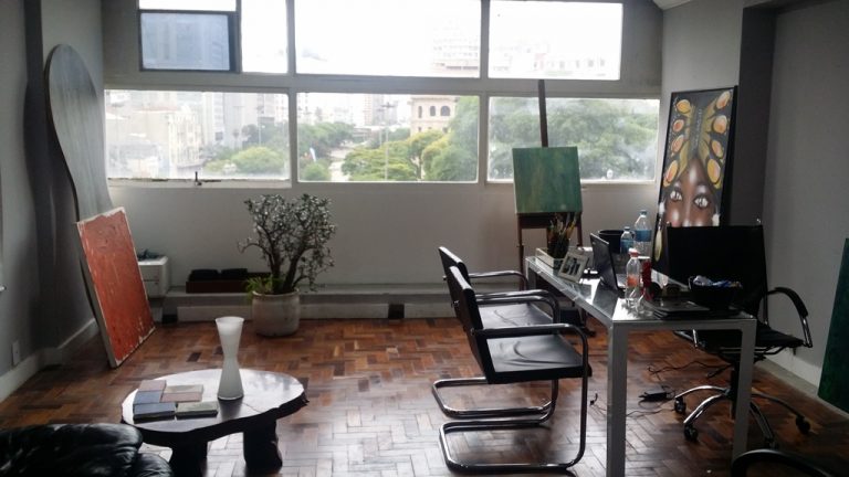 Centro – Conjunto Comercial c/ 42 m2 em vão livre c/ 1 banheiro Centro – Conjunto Comercial c/ 42 m2 em vão livre c/ 1 banheiro