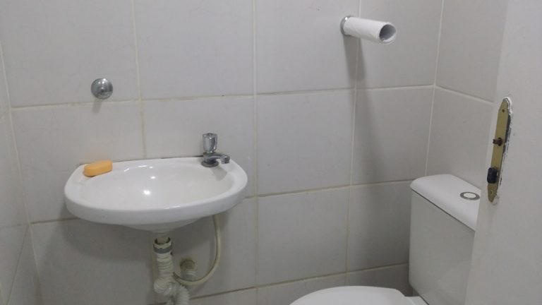 Centro – Conjunto Comercial c/ 42 m2 em vão livre c/ 1 banheiro Centro – Conjunto Comercial c/ 42 m2 em vão livre c/ 1 banheiro