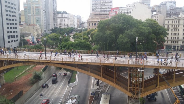 Centro – Conjunto Comercial c/ 42 m2 em vão livre c/ 1 banheiro Centro – Conjunto Comercial c/ 42 m2 em vão livre c/ 1 banheiro
