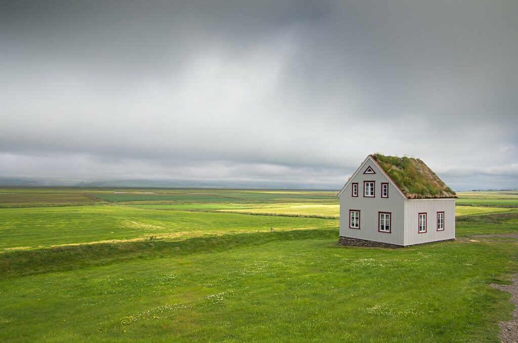 iceland, house, landscape-3930162.jpg